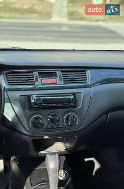 Седан Mitsubishi Lancer 2004 в 