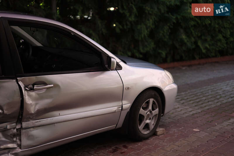 Седан Mitsubishi Lancer 2006 в Ровно