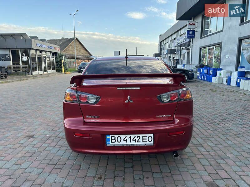 Седан Mitsubishi Lancer 2015 в Сарнах