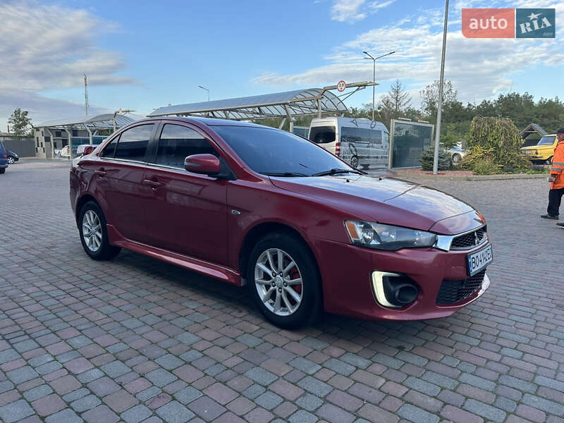 Седан Mitsubishi Lancer 2015 в Сарнах