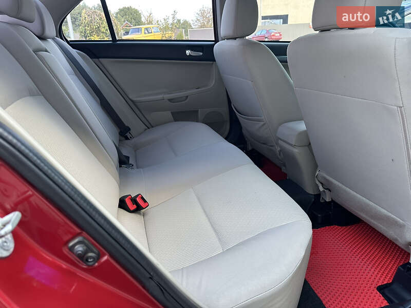 Седан Mitsubishi Lancer 2015 в Сарнах