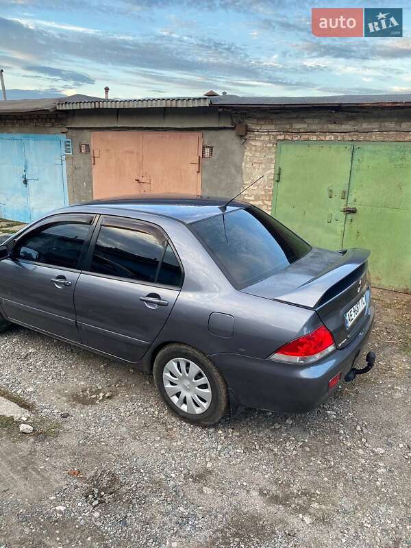 Седан Mitsubishi Lancer 2004 в Кривом Роге фото 4 Седан Mitsubishi Lancer 2004 в Кривом Роге