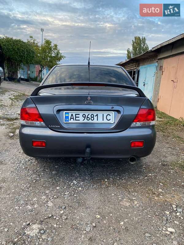 Седан Mitsubishi Lancer 2004 в Кривом Роге фото 5 Седан Mitsubishi Lancer 2004 в Кривом Роге