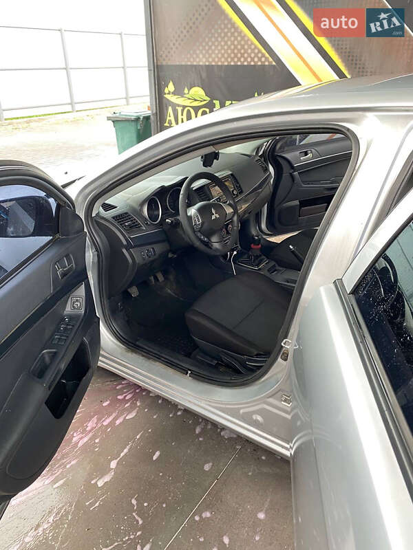 Седан Mitsubishi Lancer 2013 в Києві фото 9 Седан Mitsubishi Lancer 2013 в Києві