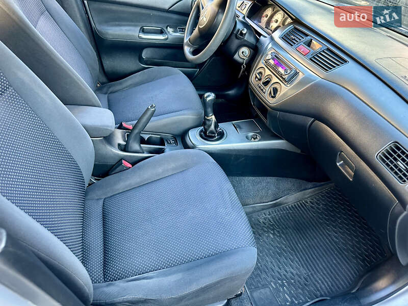 Седан Mitsubishi Lancer 2008 в Чернівцях