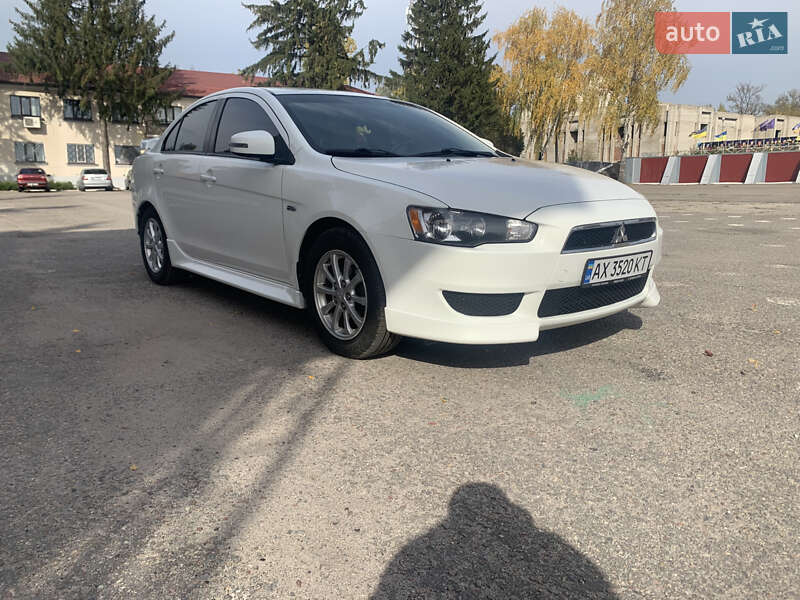 Седан Mitsubishi Lancer 2014 в Валках