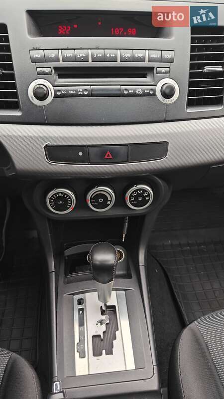 Седан Mitsubishi Lancer 2007 в Киеве