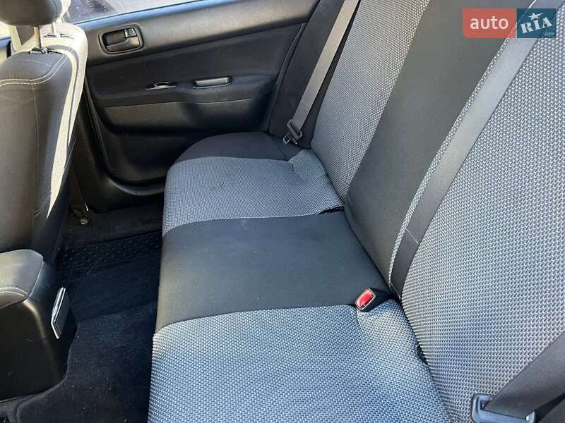 Седан Mitsubishi Lancer 2006 в Киеве