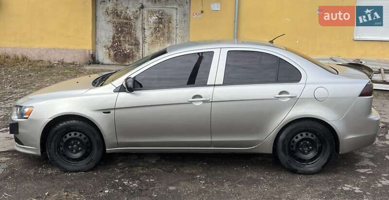 Седан Mitsubishi Lancer 2012 в Виннице