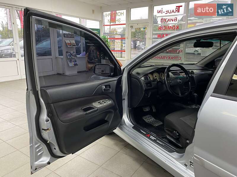 Седан Mitsubishi Lancer 2007 в Киеве