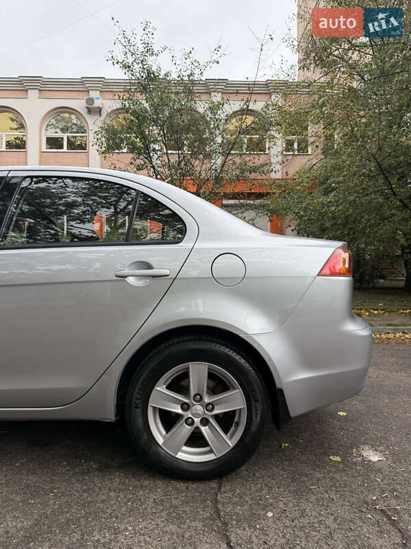 Седан Mitsubishi Lancer 2009 в Одессе
