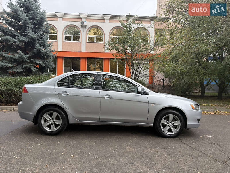 Седан Mitsubishi Lancer 2009 в Одессе