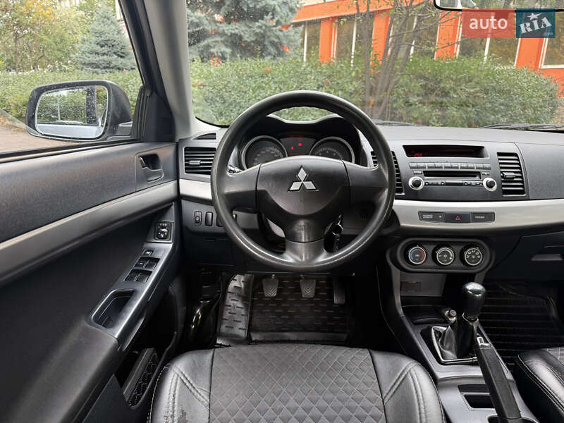Седан Mitsubishi Lancer 2009 в Одессе