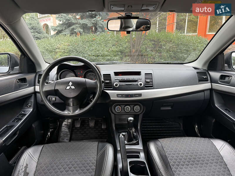 Седан Mitsubishi Lancer 2009 в Одессе