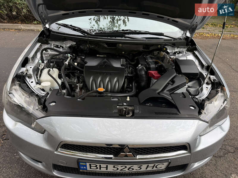 Седан Mitsubishi Lancer 2009 в Одессе