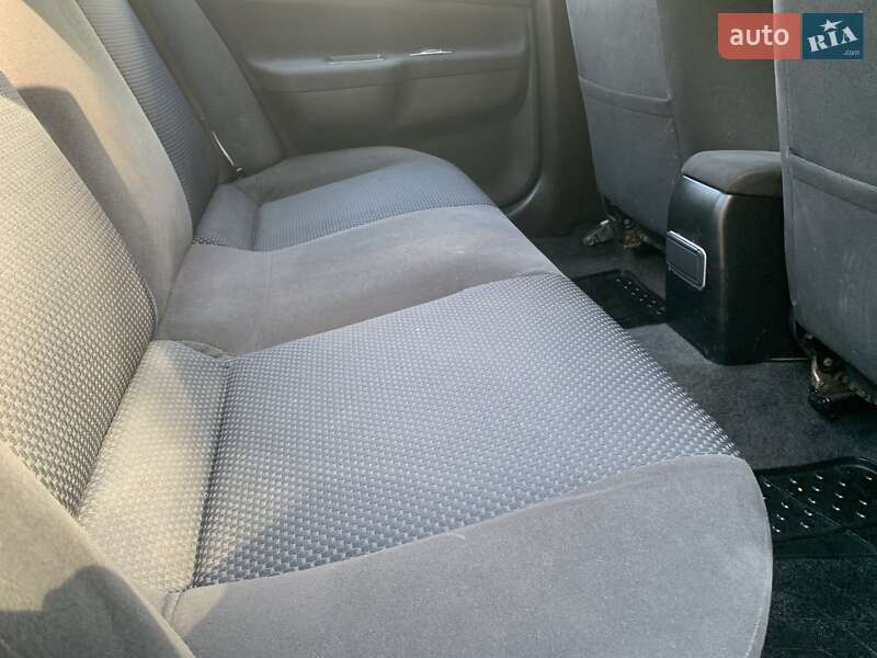 Седан Mitsubishi Lancer 2006 в Днепре