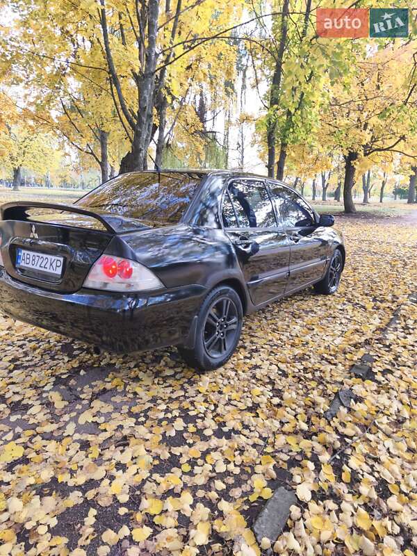 Седан Mitsubishi Lancer 2004 в Первомайську