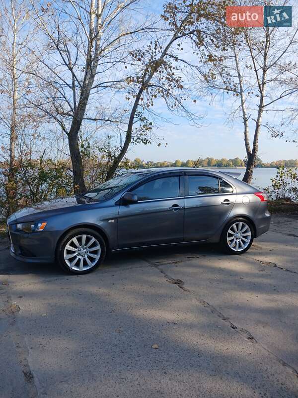 Хэтчбек Mitsubishi Lancer 2009 в 