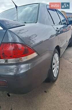Седан Mitsubishi Lancer 2006 в  фото 2 Седан Mitsubishi Lancer 2006 в