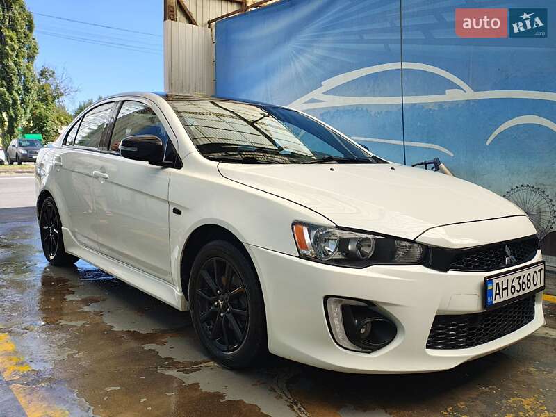 Седан Mitsubishi Lancer 2017 в Києві