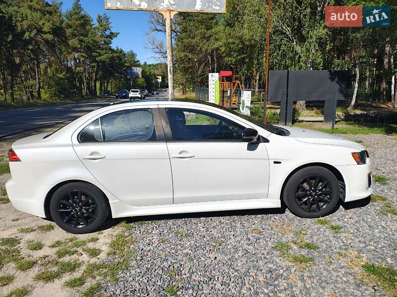 Седан Mitsubishi Lancer 2017 в Києві
