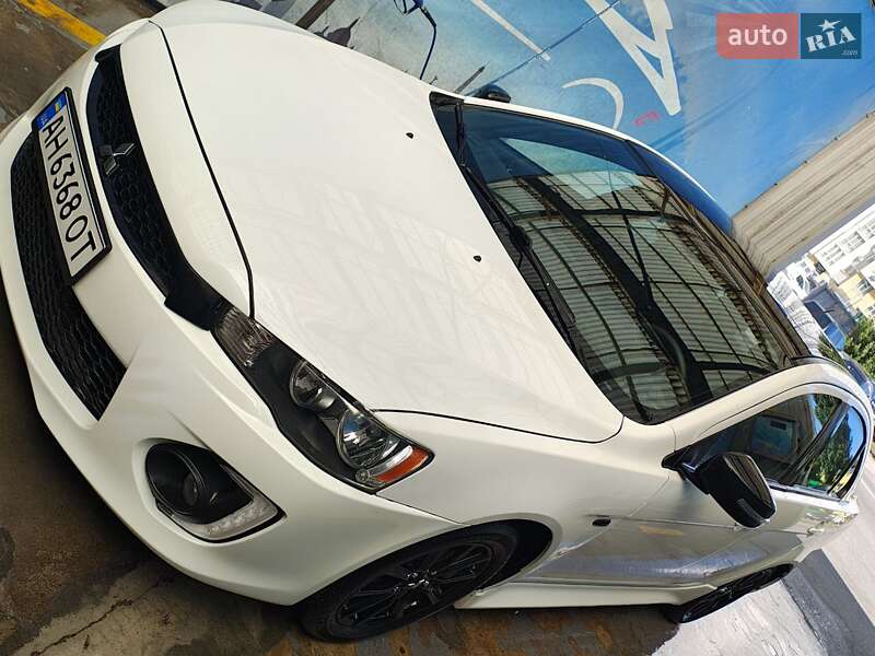 Седан Mitsubishi Lancer 2017 в Києві