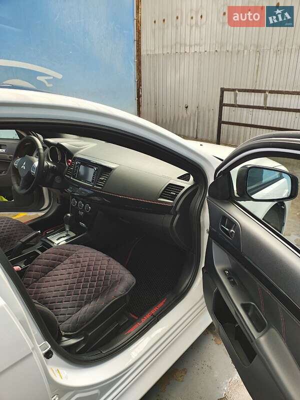 Седан Mitsubishi Lancer 2017 в Києві