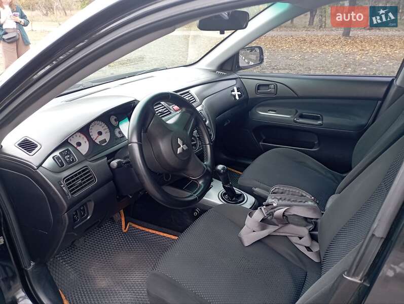 Седан Mitsubishi Lancer 2006 в Запорожье