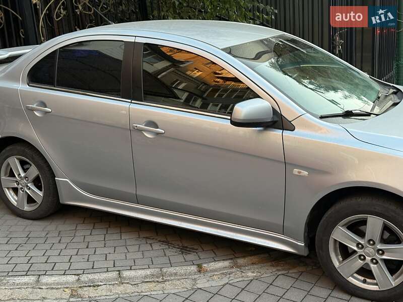 Седан Mitsubishi Lancer 2007 в Запорожье