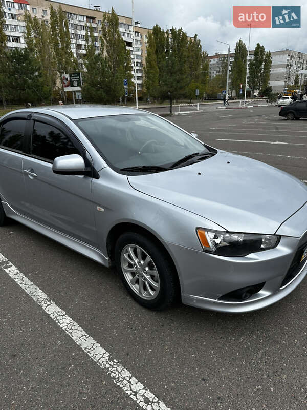Седан Mitsubishi Lancer 2013 в Одессе