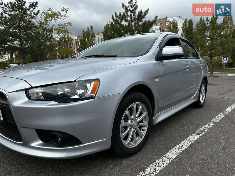 Седан Mitsubishi Lancer 2013 в Одессе