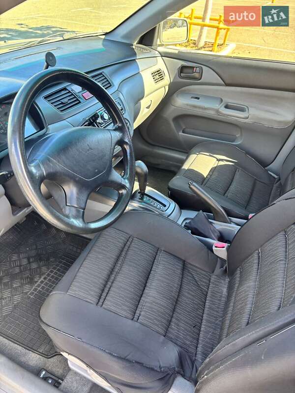 Седан Mitsubishi Lancer 2004 в Броварах