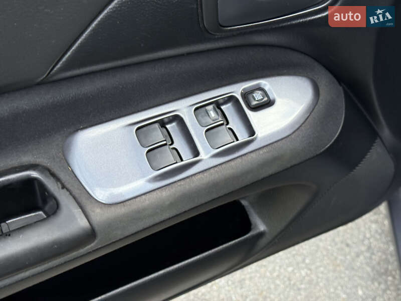Седан Mitsubishi Lancer 2007 в Днепре