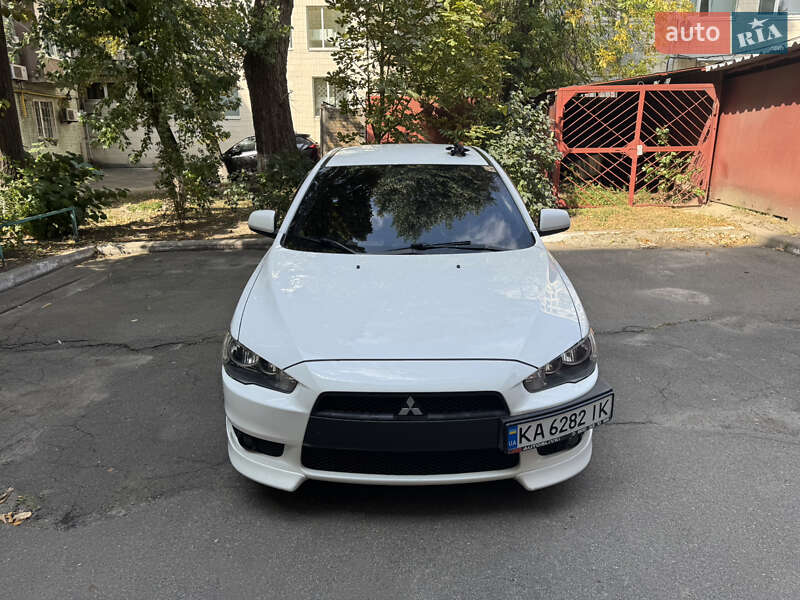 Седан Mitsubishi Lancer 2007 в Киеве