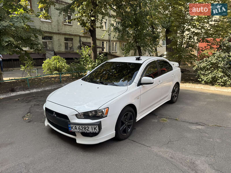 Седан Mitsubishi Lancer 2007 в Киеве