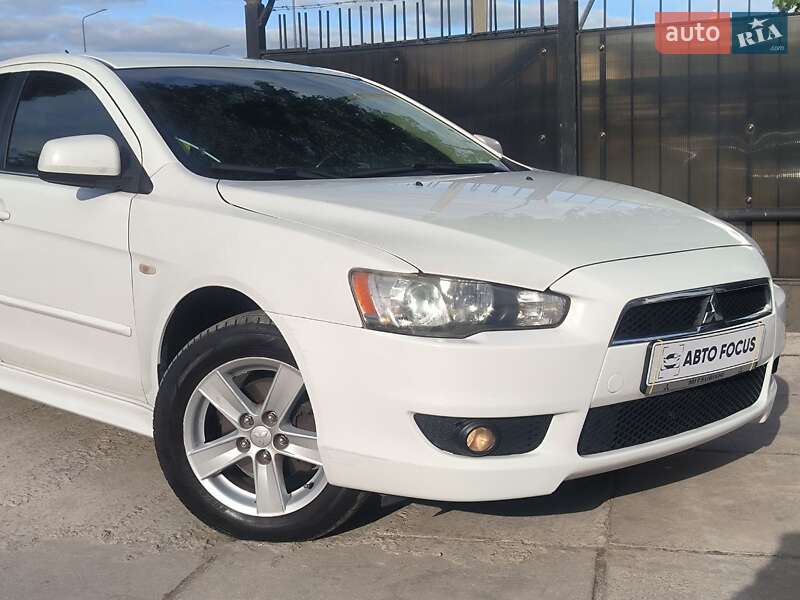 Седан Mitsubishi Lancer 2008 в Киеве