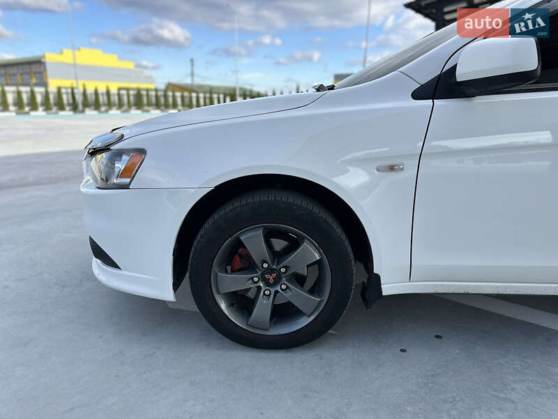 Седан Mitsubishi Lancer 2012 в Звягелі