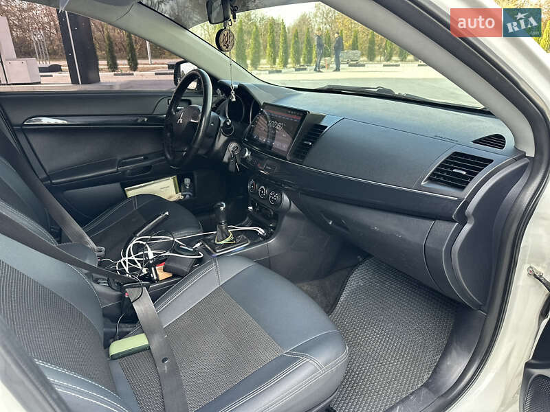 Седан Mitsubishi Lancer 2012 в Звягелі