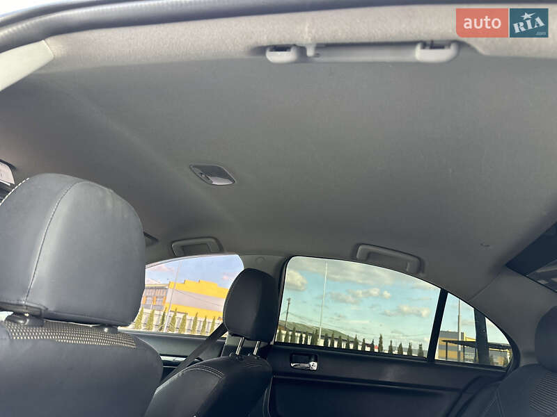 Седан Mitsubishi Lancer 2012 в Звягелі