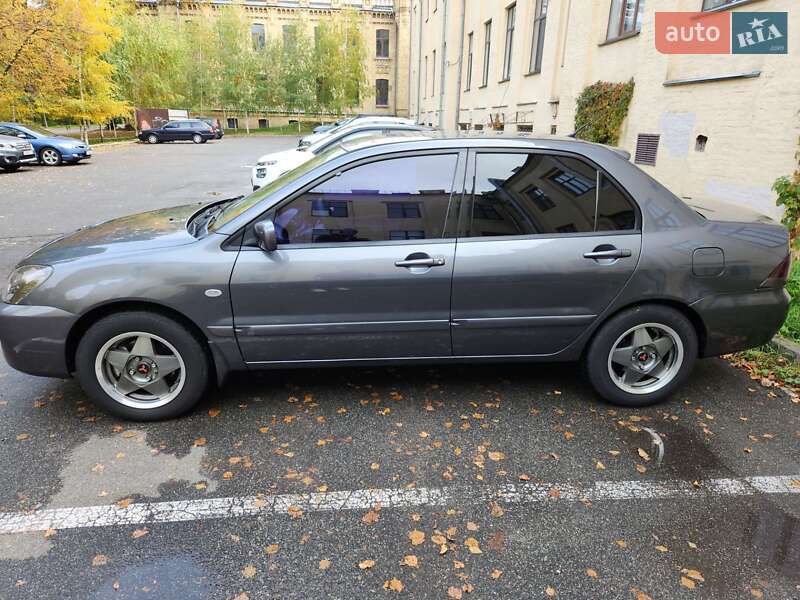 Седан Mitsubishi Lancer 2005 в Києві фото 5 Седан Mitsubishi Lancer 2005 в Києві