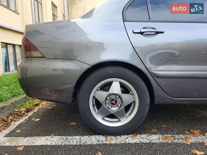 Седан Mitsubishi Lancer 2005 в Києві фото 11 Седан Mitsubishi Lancer 2005 в Києві