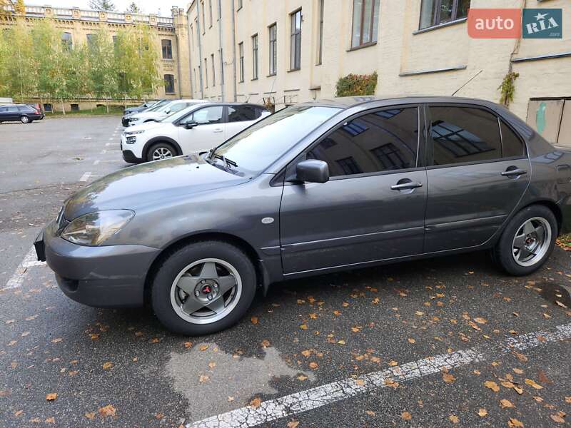 Седан Mitsubishi Lancer 2005 в Києві фото 14 Седан Mitsubishi Lancer 2005 в Києві