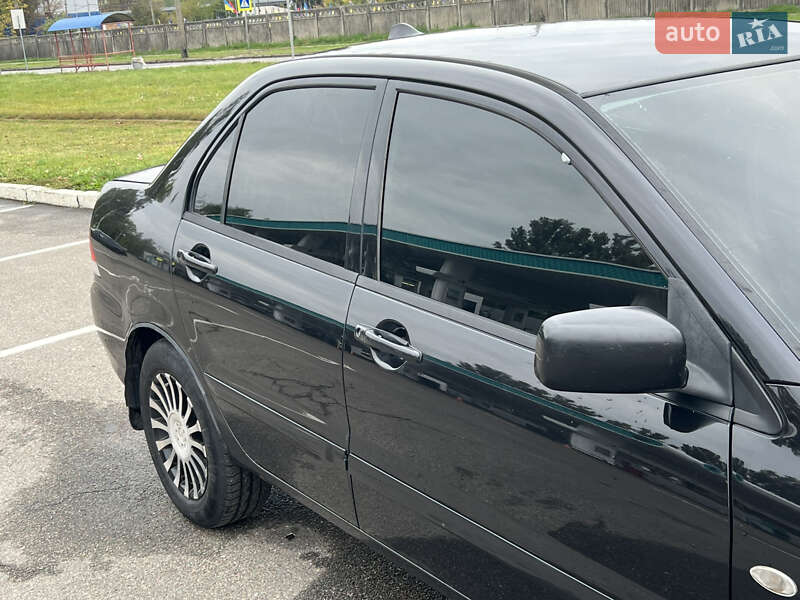 Седан Mitsubishi Lancer 2005 в Киеве