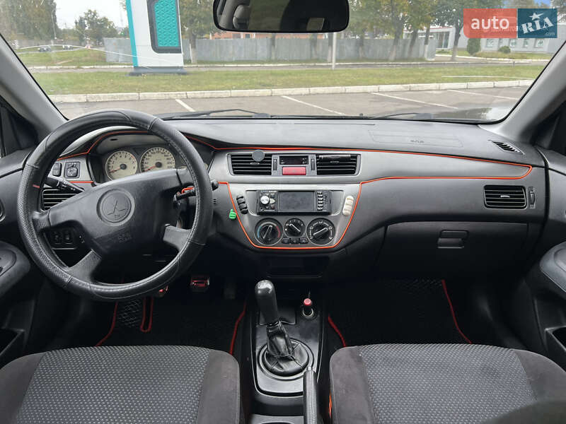 Седан Mitsubishi Lancer 2005 в Киеве