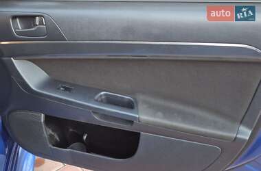 Седан Mitsubishi Lancer 2011 в  фото 46 Седан Mitsubishi Lancer 2011 в