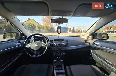 Седан Mitsubishi Lancer 2011 в  фото 12 Седан Mitsubishi Lancer 2011 в