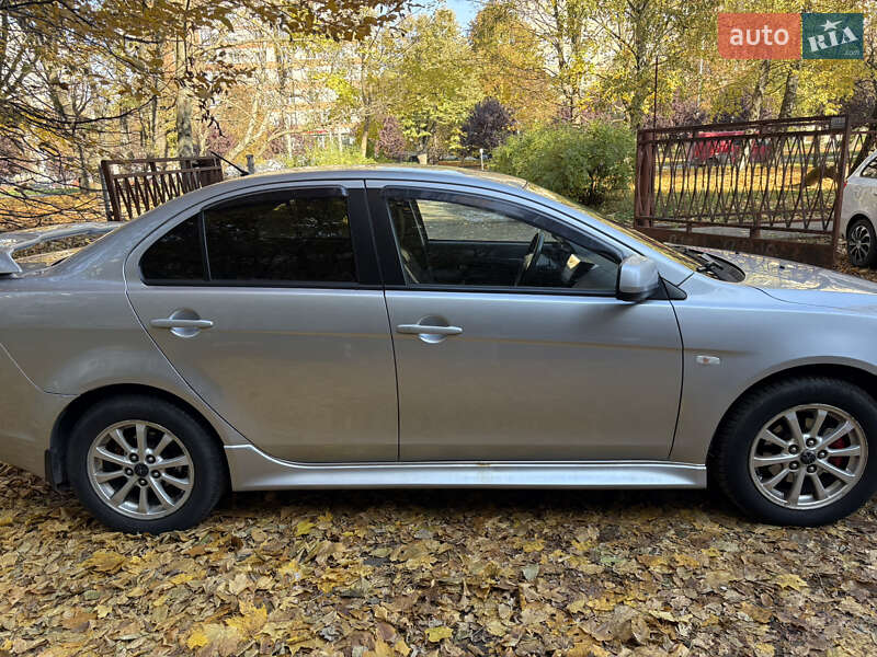 Седан Mitsubishi Lancer 2011 в Львові фото 5 Седан Mitsubishi Lancer 2011 в Львові