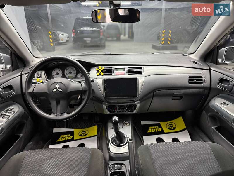 Седан Mitsubishi Lancer 2008 в Чернівцях