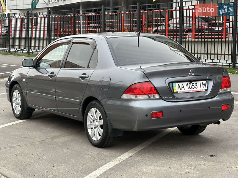 Седан Mitsubishi Lancer 2009 в Киеве