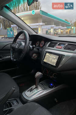 Седан Mitsubishi Lancer 2008 в  фото 13 Седан Mitsubishi Lancer 2008 в